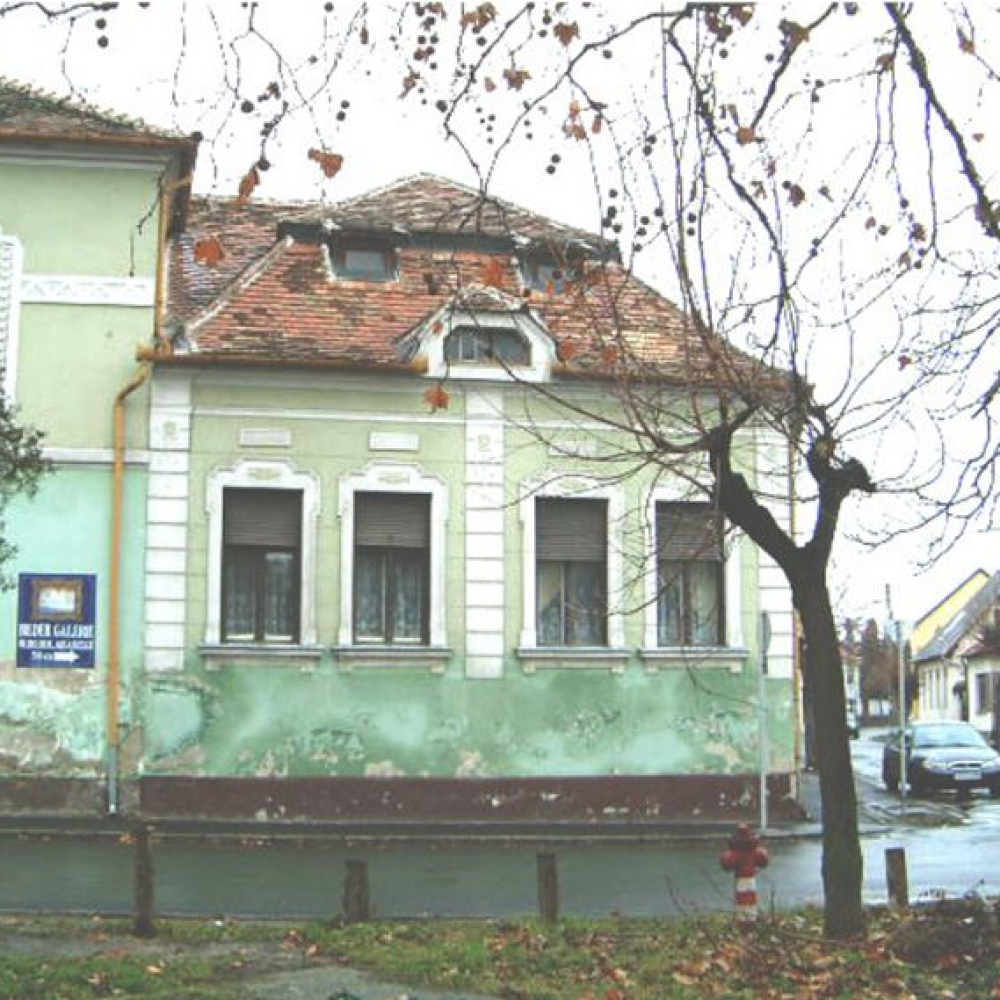 Szemből felújítás előtt